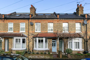 Somerset Gardens, Teddington- click for photo gallery